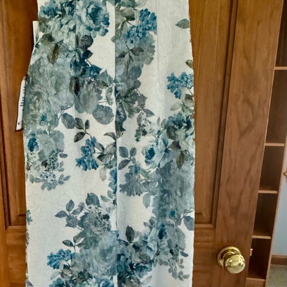 Adrianna Papele blue floral gown. Tags still attached. - Picture 3 of 4